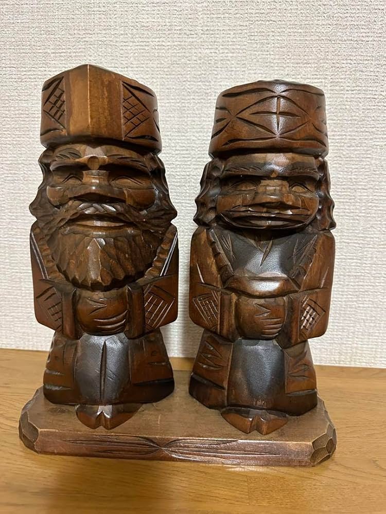 Amazon.co.jp: アイヌ 置物 台座付き : ホーム＆キッチン